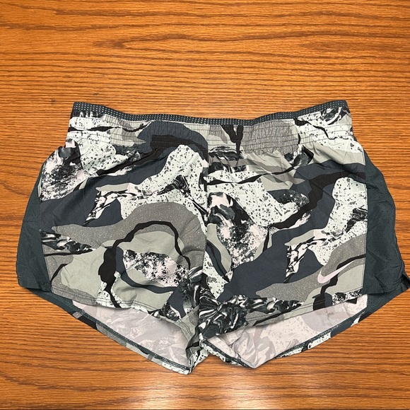 Nike Running Shorts - Picture 1 of 6